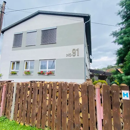 アパート Svrcinky